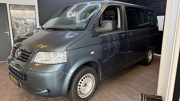 Volkswagen Caravelle 13 of 30
