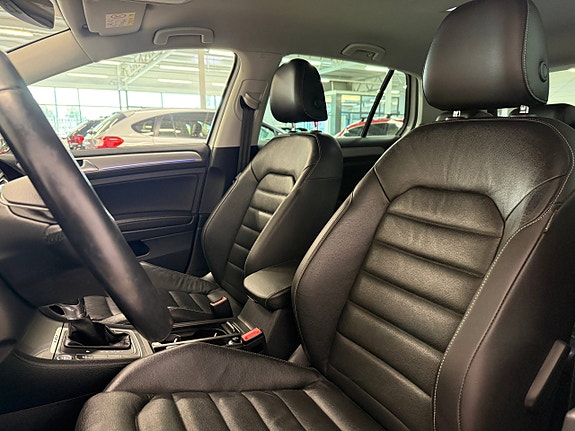 Volkswagen e-Golf VII 17 of 30