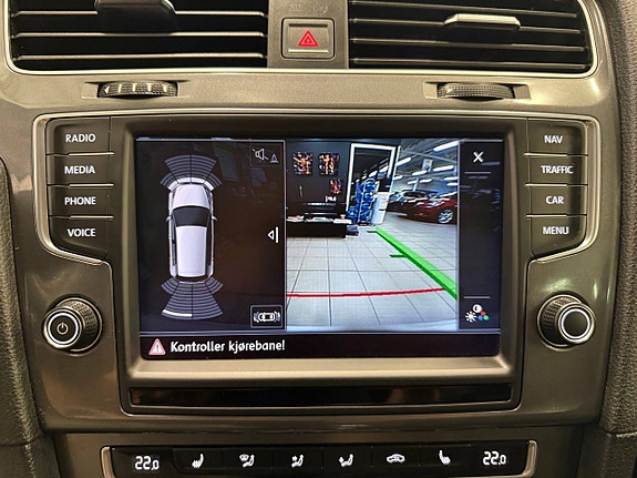 Volkswagen e-Golf VII 25 of 30