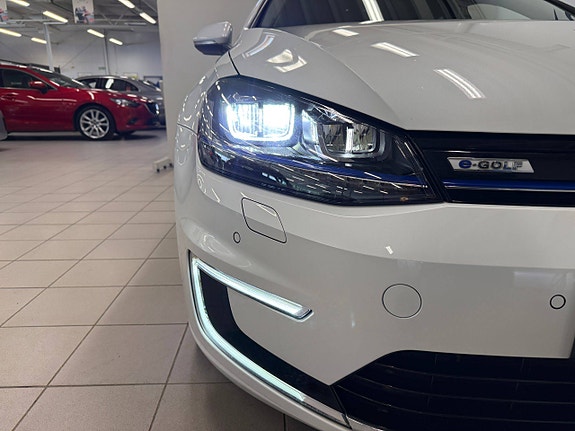 Volkswagen e-Golf VII 7 of 30