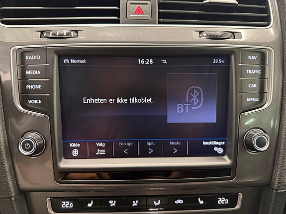 Volkswagen e-Golf VII 23 of 30