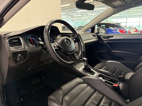 Volkswagen e-Golf VII 16 of 30