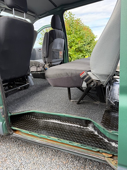 Toyota HiAce 10 of 16