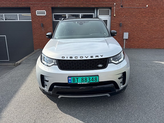Land Rover Discovery 5 2 of 17
