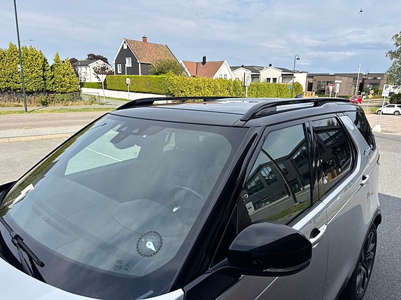 Land Rover Discovery 5 10 of 17