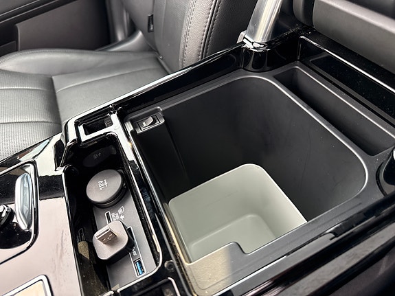Land Rover Discovery 5 6 of 17