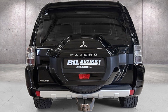 Mitsubishi Pajero 6 of 30