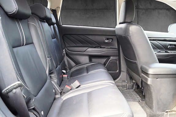 Mitsubishi Outlander 20 of 30