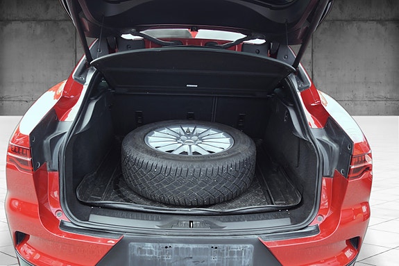 Jaguar I-PACE 8 of 30