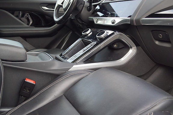 Jaguar I-PACE 16 of 30