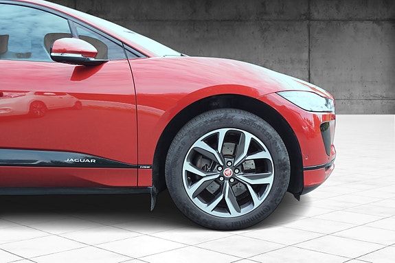 Jaguar I-PACE 4 of 30