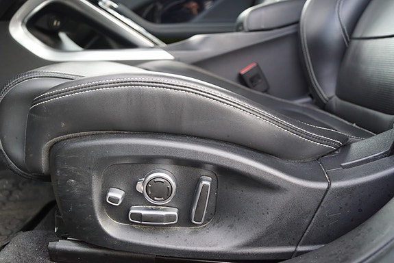 Jaguar I-PACE 18 of 30