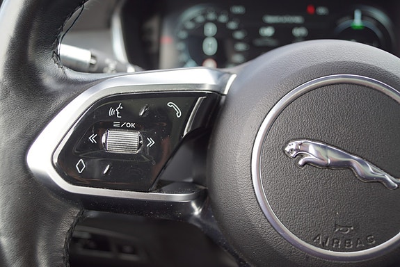 Jaguar I-PACE 29 of 30