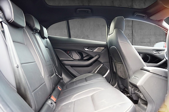 Jaguar I-PACE 19 of 30