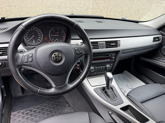 BMW 320d 16 of 30