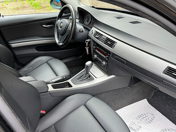 BMW 320d 26 of 30