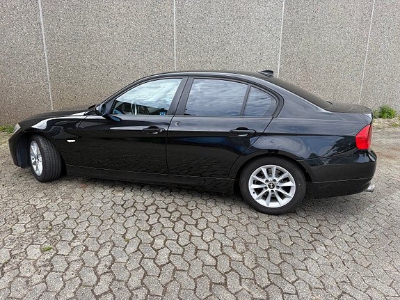 BMW 320d 7 of 30