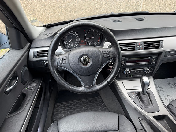 BMW 320d 21 of 30