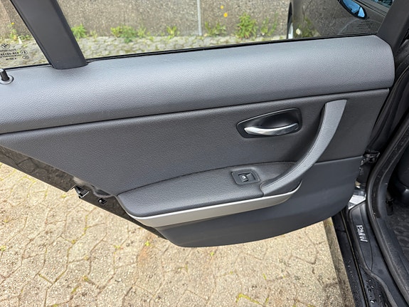 BMW 320d 28 of 30