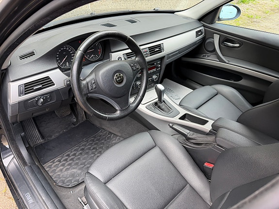 BMW 320d 15 of 30