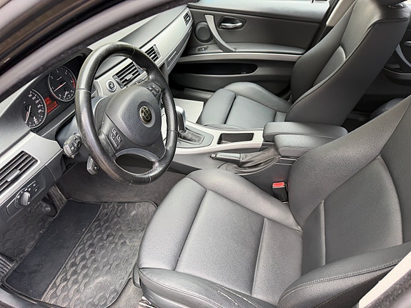 BMW 320d 17 of 30