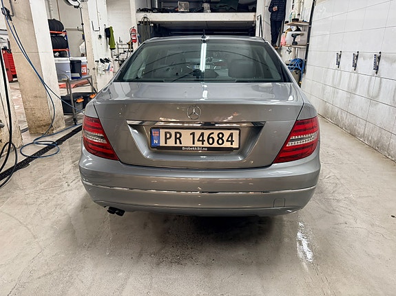 Mercedes-Benz C180 13 of 15