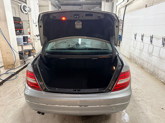 Mercedes-Benz C180 5 of 15