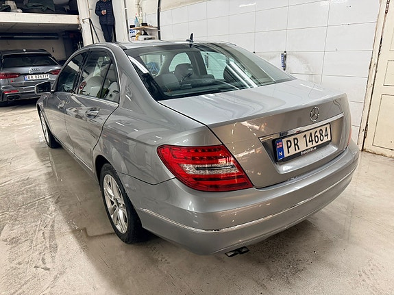 Mercedes-Benz C180 12 of 15