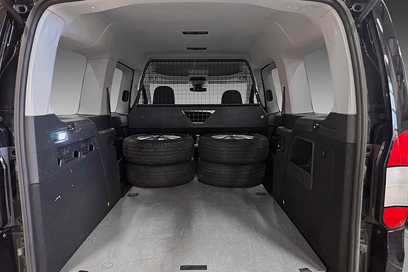 Ford Tourneo Connect 18 of 25