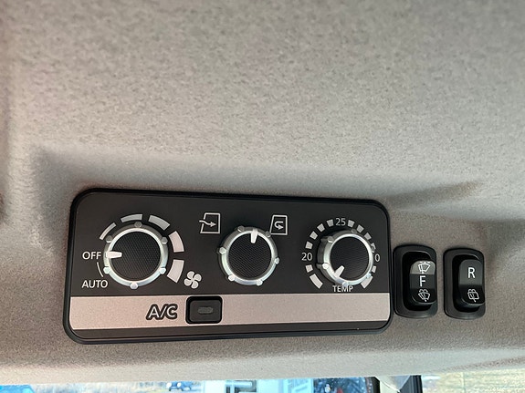 Kubota L2-622 13 of 18