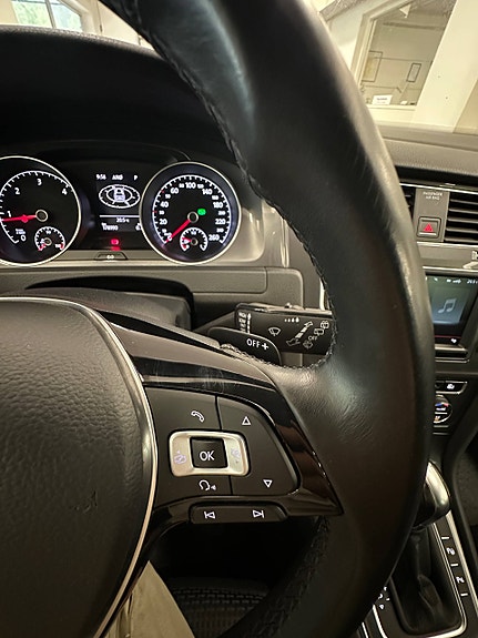 Volkswagen Golf Alltrack 22 of 30