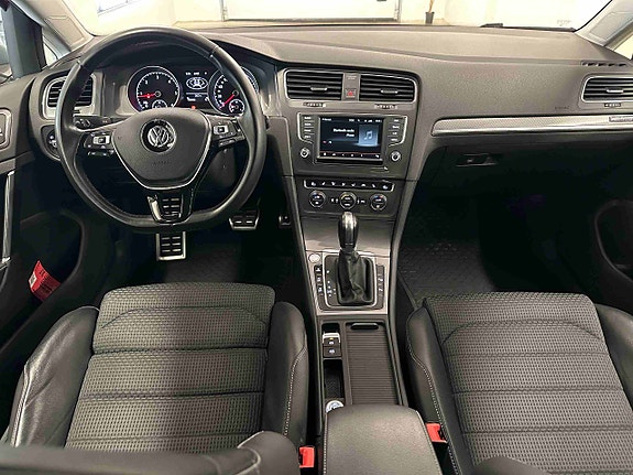 Volkswagen Golf Alltrack 15 of 30