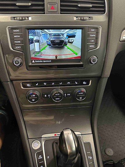 Volkswagen Golf Alltrack 26 of 30