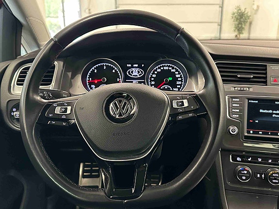 Volkswagen Golf Alltrack 18 of 30