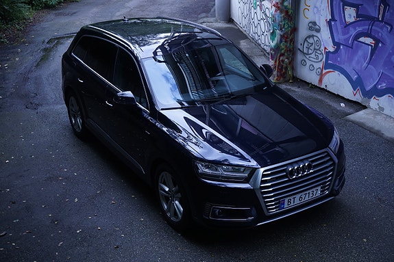 Audi Q7 3 of 27