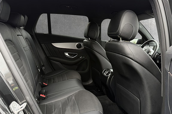 Mercedes-Benz EQC400 16 of 22