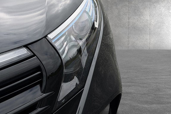 Mercedes-Benz EQC400 10 of 22