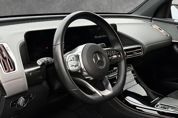 Mercedes-Benz EQC400 17 of 22