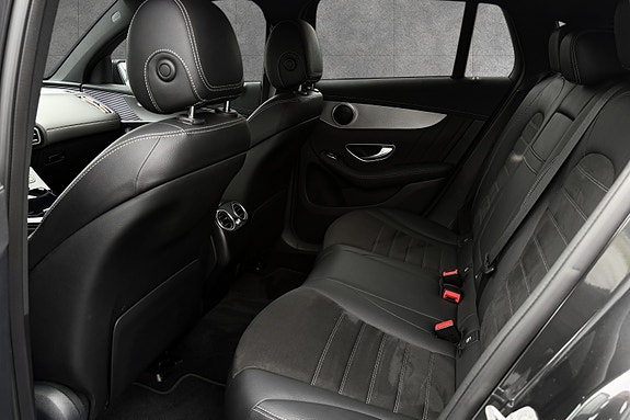 Mercedes-Benz EQC400 15 of 22