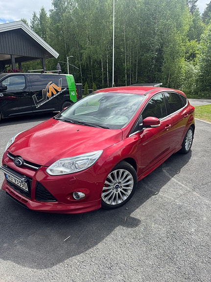 Ford Focus 2 of 12