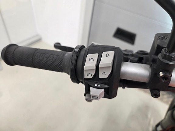 Ducati Scrambler Icon 11 of 14