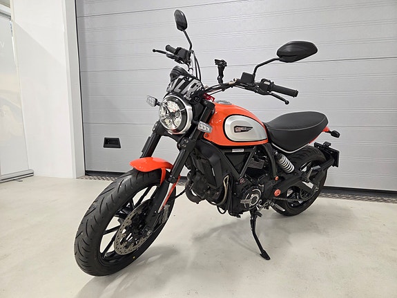 Ducati Scrambler Icon 2 of 14