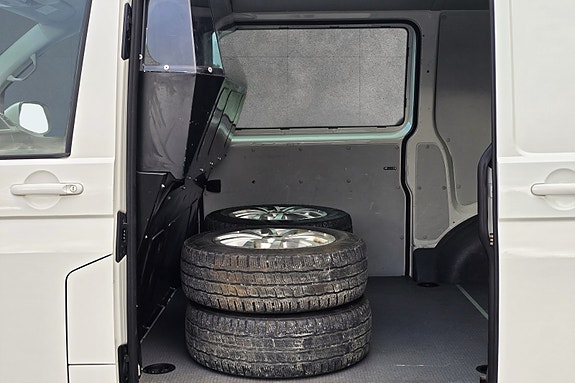 Volkswagen Transporter 13 of 30