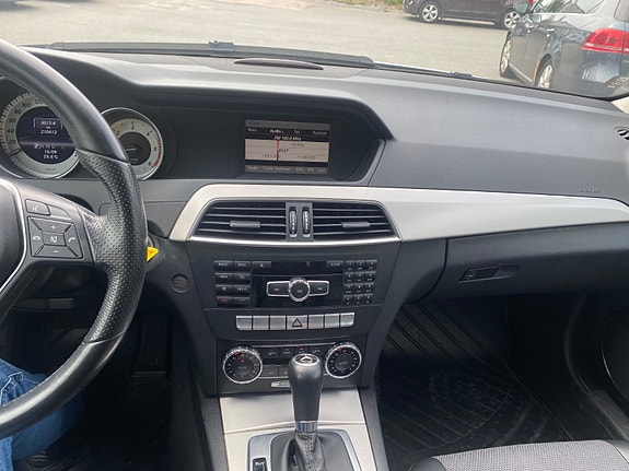 Mercedes-Benz C180 24 of 30