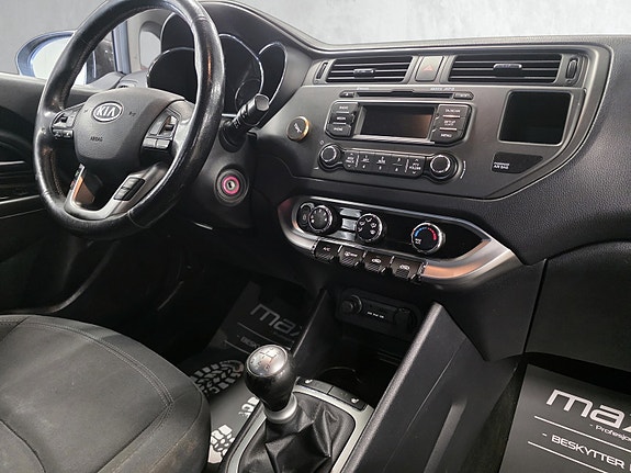 Kia Rio 11 of 18