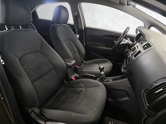 Kia Rio 15 of 18