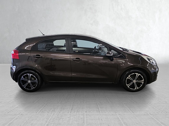 Kia Rio 2 of 18