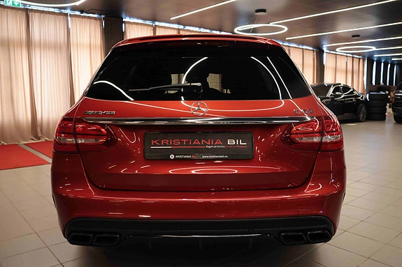 Mercedes-Benz C63 7 of 30
