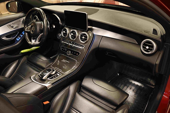 Mercedes-Benz C63 12 of 30