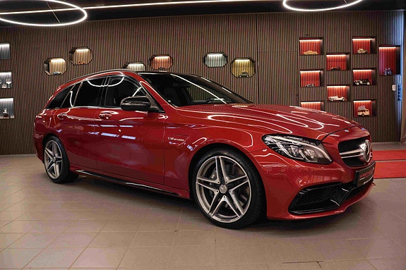 Mercedes-Benz C63 10 of 30